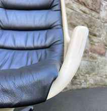 Load image into Gallery viewer, Tellus 1970s Swivel Leather Armchair