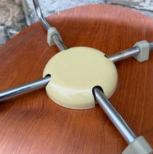 Load image into Gallery viewer, 4 x Fritz Hansen Series 7 Dining Chairs
