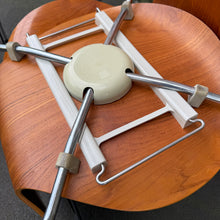 Load image into Gallery viewer, 4 x Fritz Hansen Series 7 Dining Chairs
