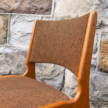 Load image into Gallery viewer, Erik Buch Model 89 Dining Chairs
