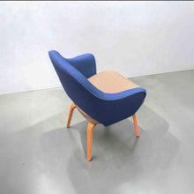 Load image into Gallery viewer, Saarinen Executive Armchair by Eero Saarinen for Knoll
