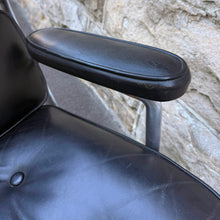 Load image into Gallery viewer, Herman Miller Eames ES 105 Time Life Lobby Chair
