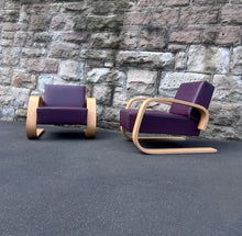 Load image into Gallery viewer, Artek Tank 400 Armchair in leather
