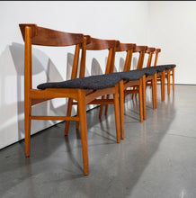 Load image into Gallery viewer, Six Thomas Harlev Model 210 Dining Chairs for Farstrup Møbelfabrik
