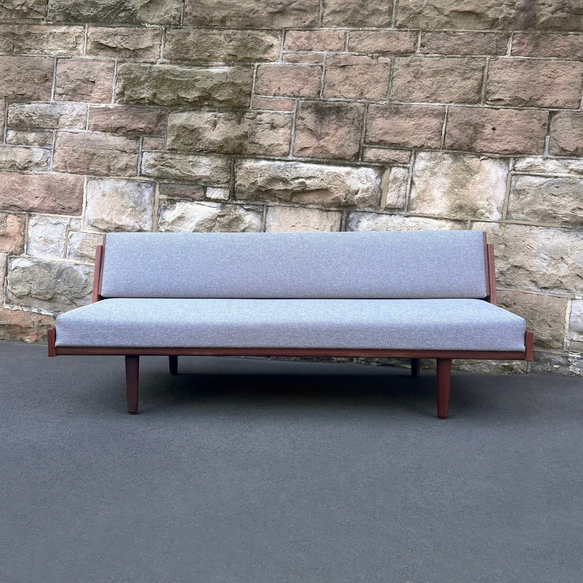Hans Wegner GE258 Sofa for Getama – Official Nordic Shop 
